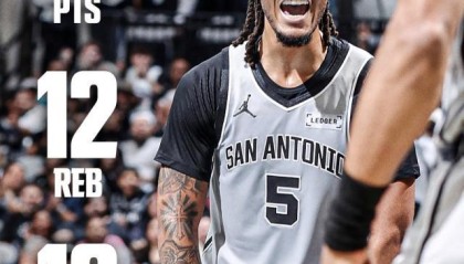 九游官网-文班队友比肩张伯伦！卡斯尔轰出历史级40+三双